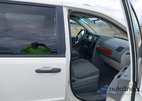 2008 Chrysler Town & Country Lx from USA, damaged, VIN 2A8HR44H38R635787